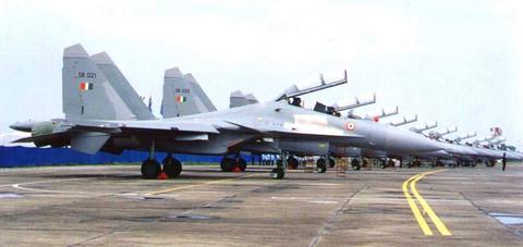 a_line_up_of_indian_su-30_mki_s__photo_bharat-rakshak_.jpg