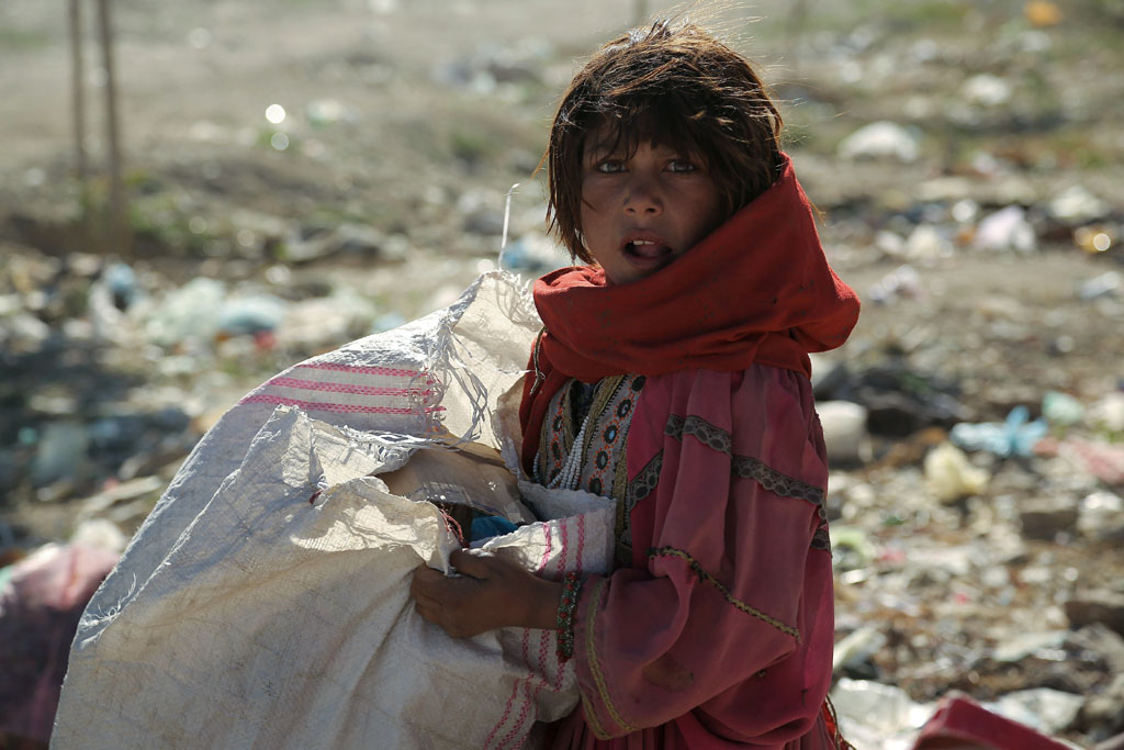afghanistan_girl_suicide_bomber_2014_01-06.jpg