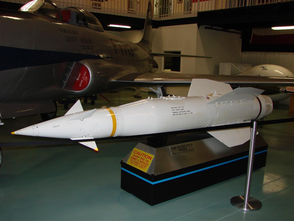 AGM-12D_Bullpup_missile_on_display_at_Air_Force_Armament_Museum.jpg