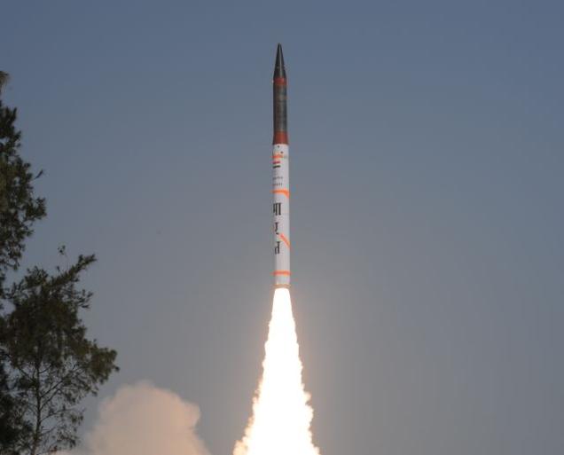 Agni_IV_launch_1726190f.jpg