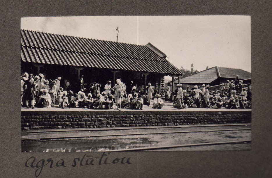 Agra Station 1920s.JPG