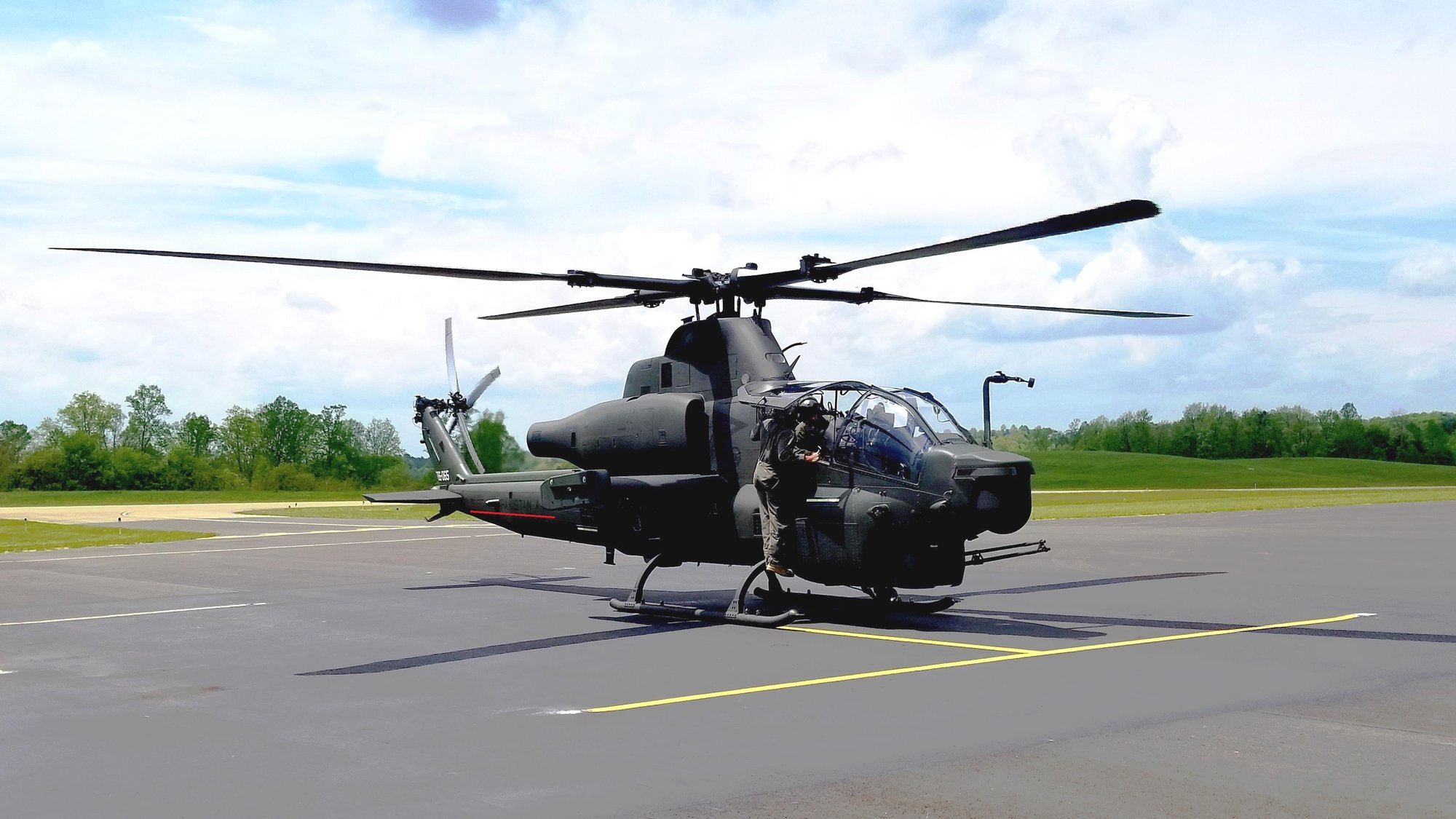 AH-1Z(1-edited).jpg