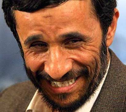 ahmadinejad-idiotic-smile.jpg