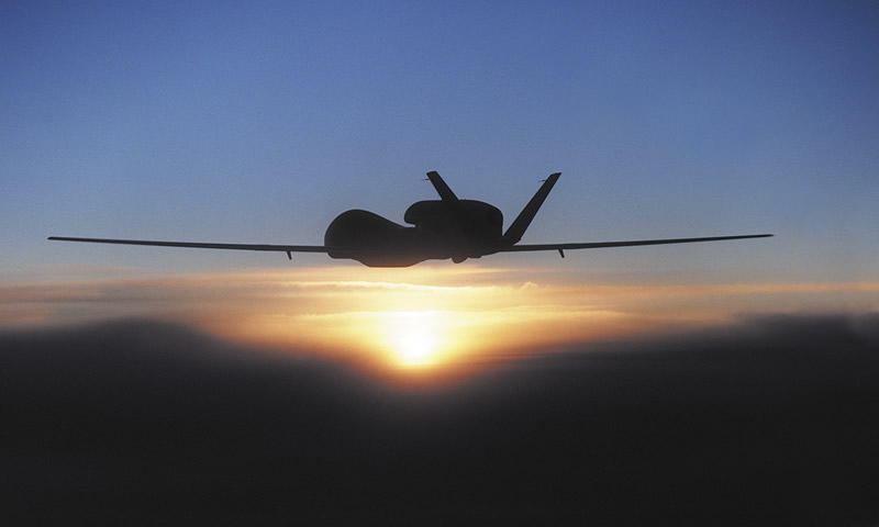 AIR_UAV_RQ-4_Global_Hawk_Sunset_lg[1].jpg