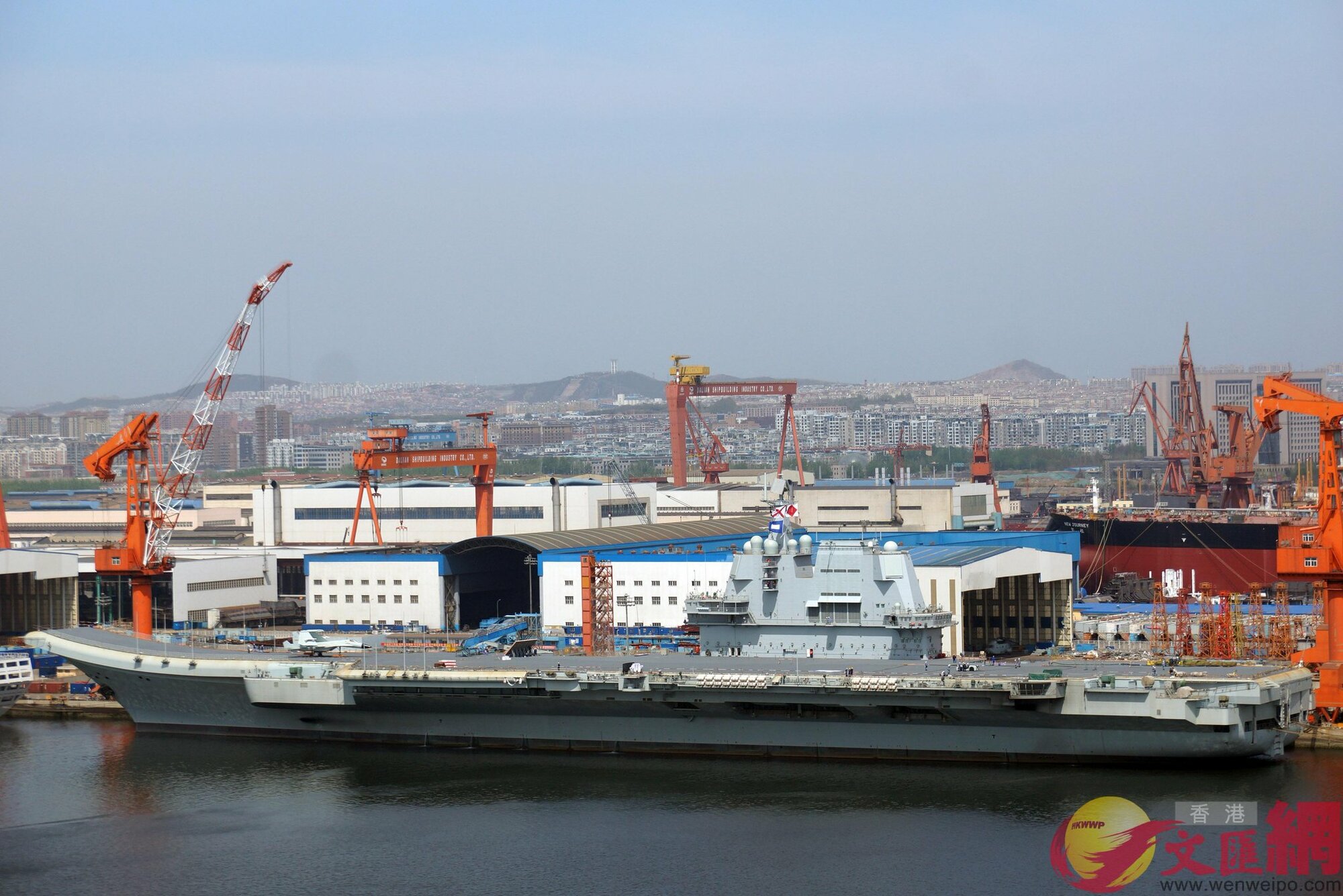 Aircraft Carrier 002 with dry dock was again flooded 20190426 01.jpeg