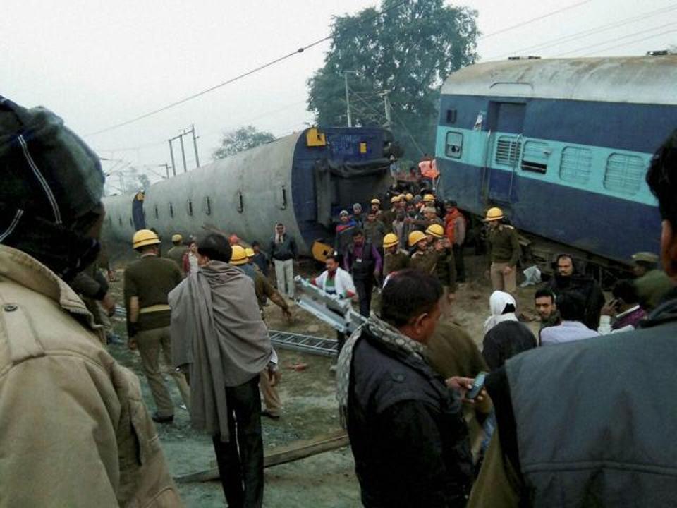 ajmer-sealdah-express-train-derailed-near-kanpur_68684508-ccbe-11e6-a1a7-f672457d0d7f.jpg