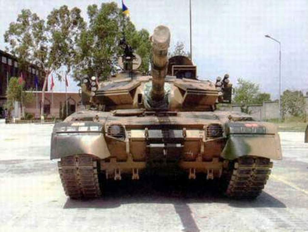 AK with ERA installed on Hurret + Hull Front.jpg