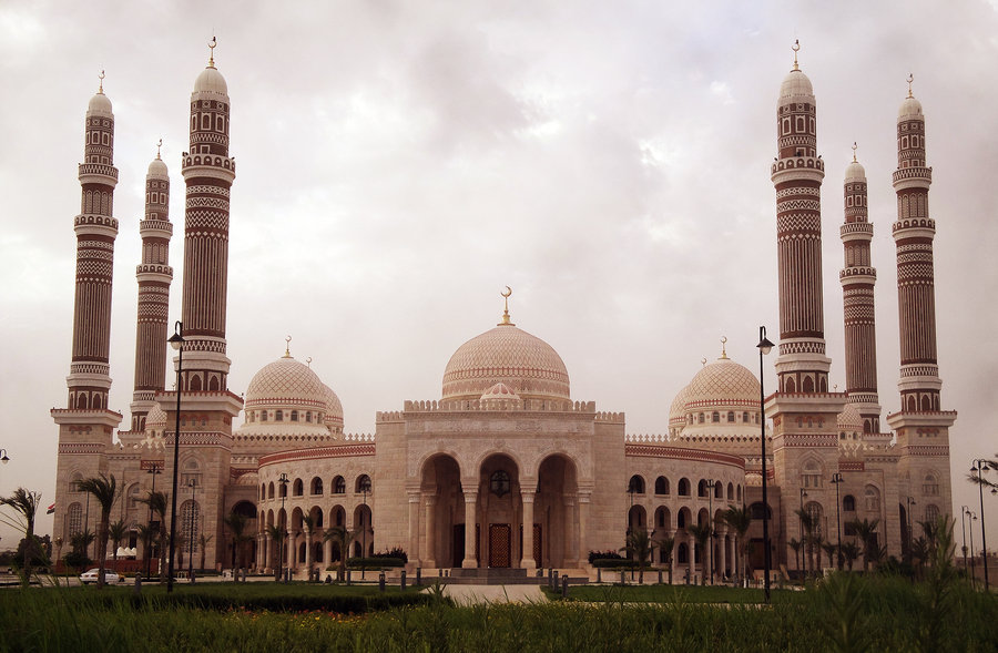 Al_Saleh_mosque_by_Ebrahim_des.jpg