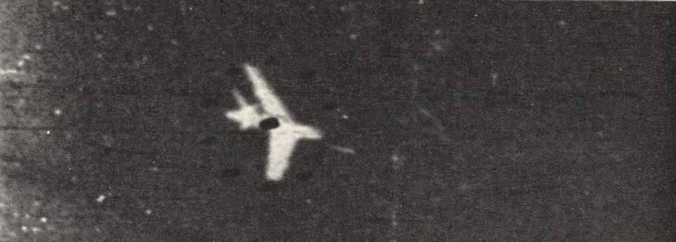Another IAF Hunter being targeted by a PAF Sabre..jpg