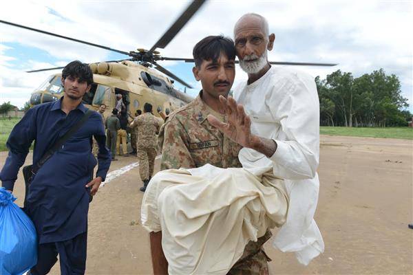 army-says-2300-people-rescued-from-flood-hit-areas-1410106403-1622.jpg