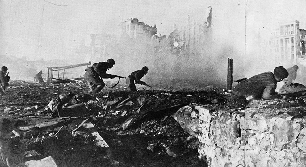 Autumn of 1942, Soviet soldiers advance through the rubble of Stalingrad.jpg