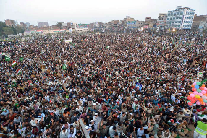 Awami-Inqilab-March-Jalsa_Faisalabad_20130217_42.jpg