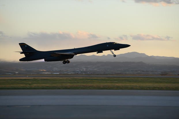 B-1B-Lancer-Ellsworth-Air-Force-Base-3200.jpg