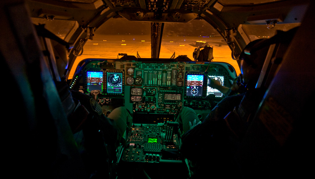 B-1B_Cockpit140121-f-lp948-0041021.jpg