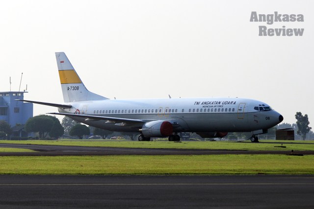 B737-TNI-AU.jpg