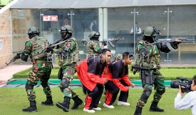 bangladesh-army-paracommandos-awe-english-cricket-security-chief-009.jpg