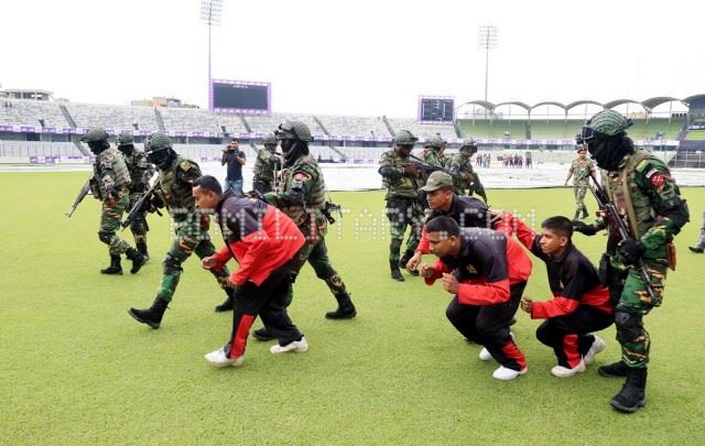 bangladesh-army-paracommandos-awe-english-cricket-security-chief-010.jpg