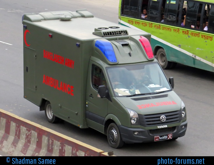 Bangladesh Army Volkswagen Crafter Ambulance2.jpg