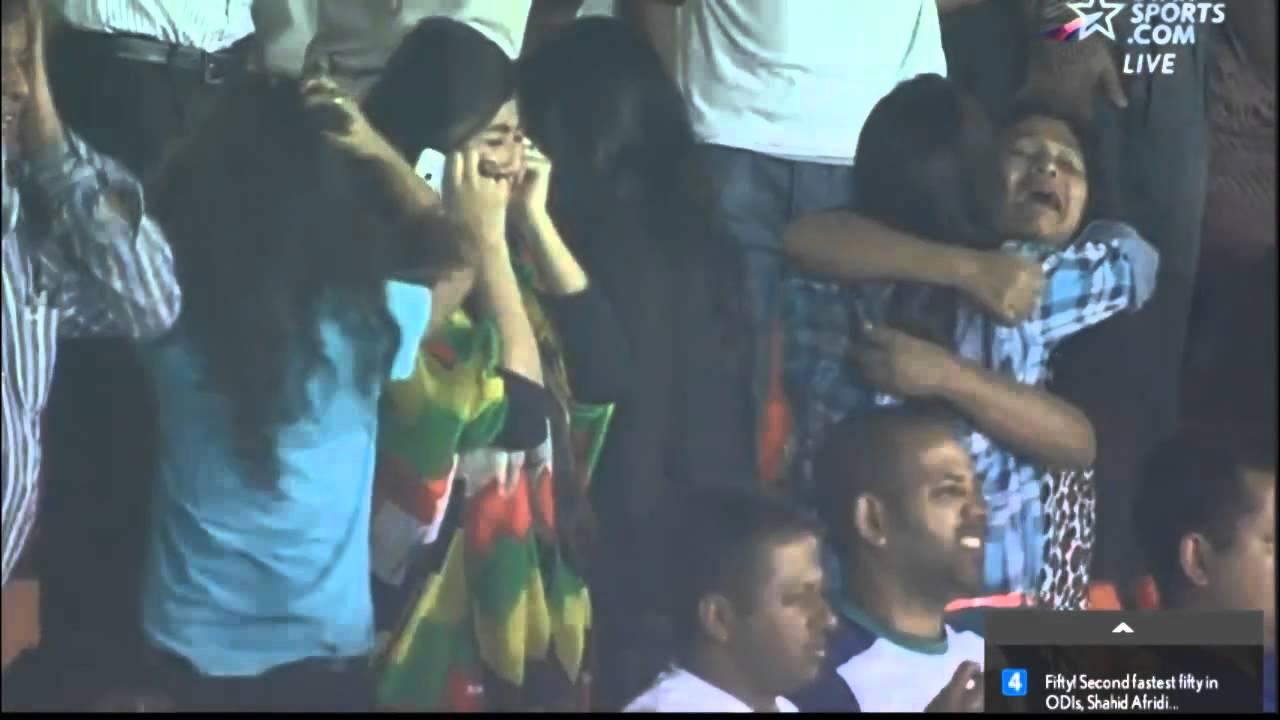 bangladesh-vs-pakistan-asia-2014girls-started-crying-when-mushfiqur-rahim-dropped-afridi-catch.jpg