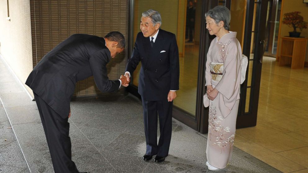 barack-obama-japan-emperor-akihito-gty-jt-171105_16x9_992.jpg