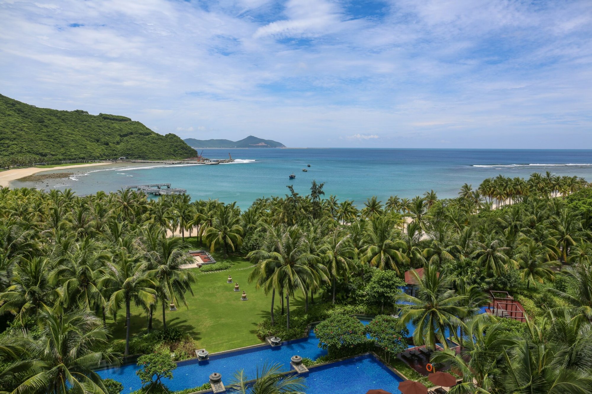 beachfront-sanya-china-2048x1365.jpg