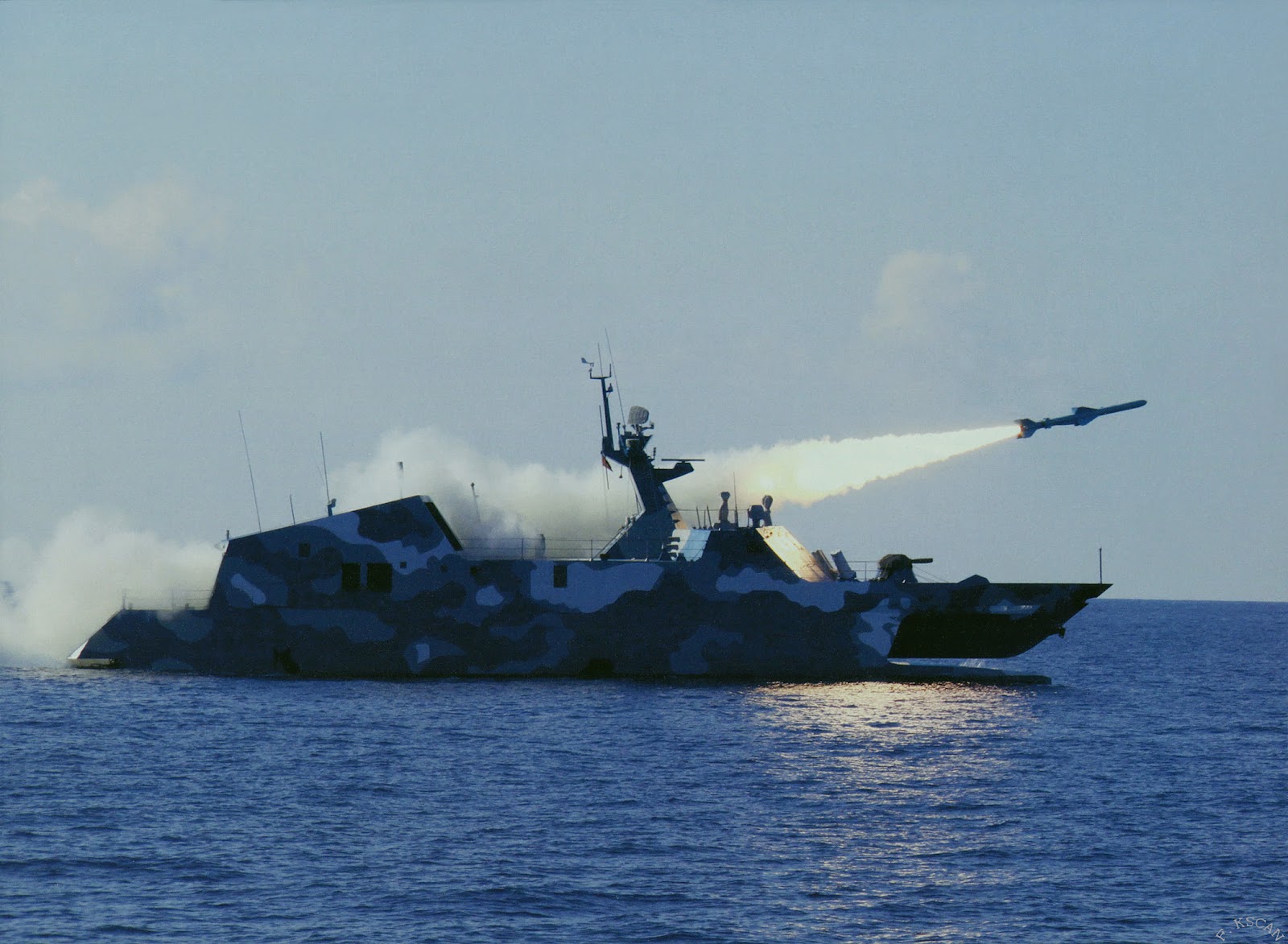 bei-class-fast-attack-missile-craft-stealth-catamaran-hulls-.jpg