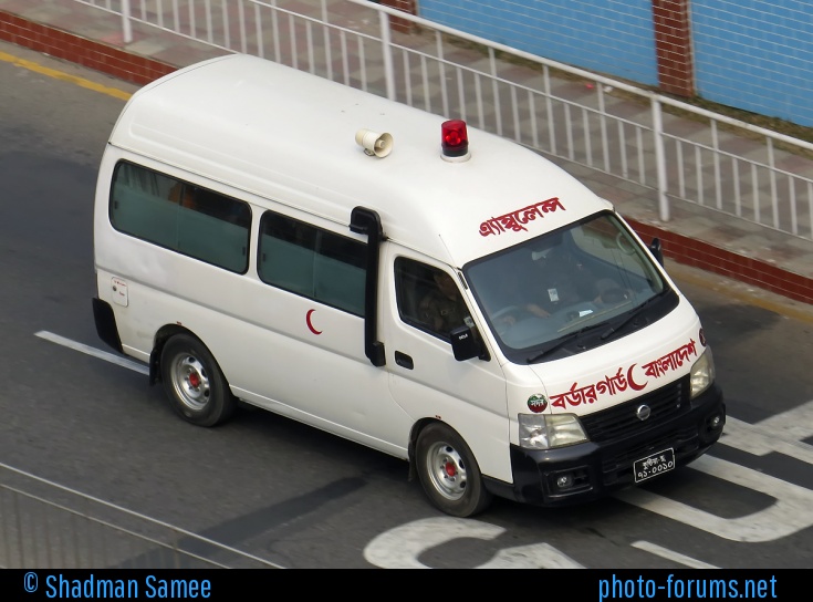 (BGB) Nissan Urvan E25 ambulance..jpg