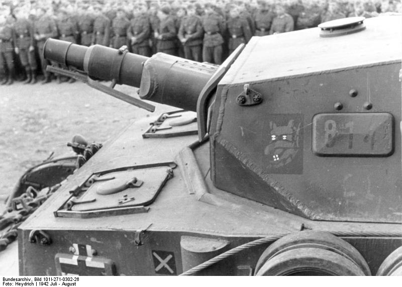 Bundesarchiv_Bild_101I-271-0302-26,_Russland,_Panzer_IV.jpg