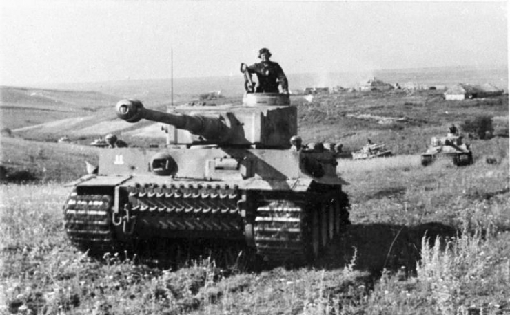 bundesarchiv_bild_101iii-zschaeckel-207-12_schlacht_um_kursk_panzer_vi_tiger_i.jpg