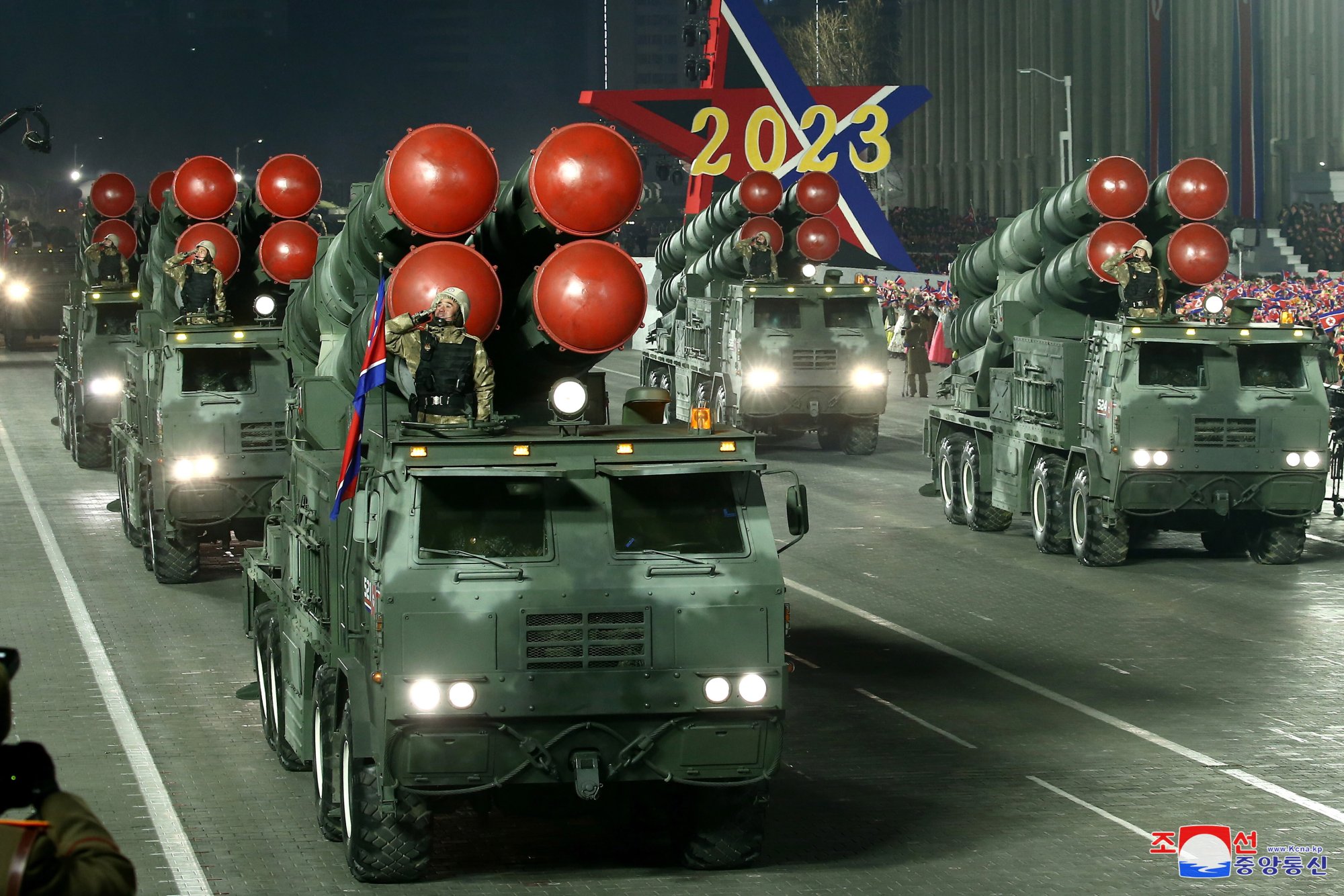 cdn-zdjecie-3vc1sb-parada-wojskowa-z-okazji-75-lecia-koreanskiej-armii-ludowej-6742044.jpg