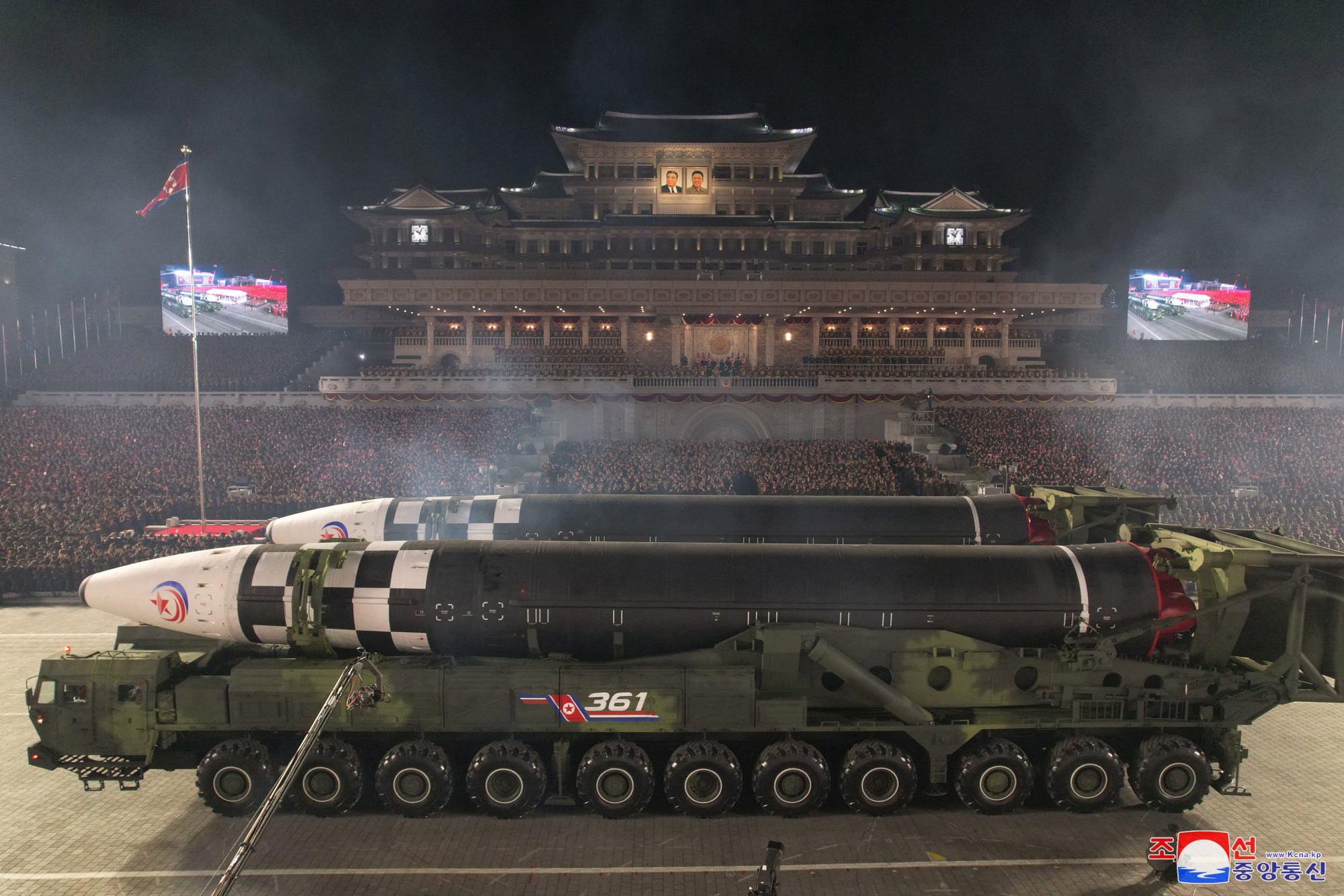 cdn-zdjecie-nqoboq-parada-wojskowa-z-okazji-75-lecia-koreanskiej-armii-ludowej-6742046.jpg