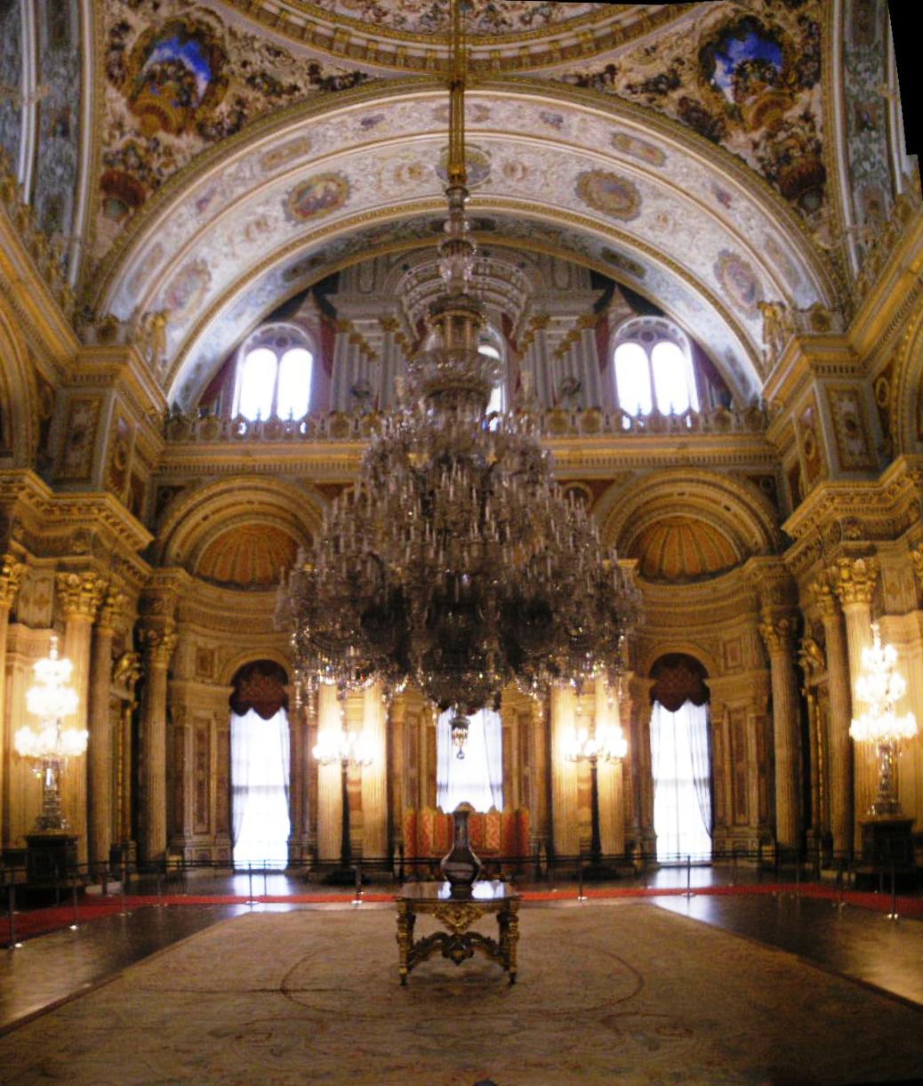 ceremonial_hall_dolmabahce_march_2008_pano2b.jpg