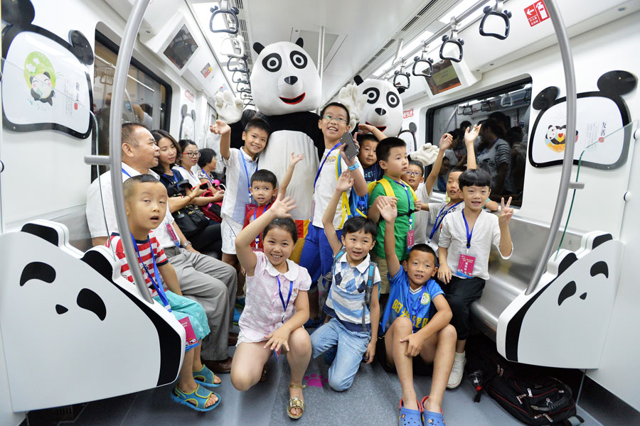 Chengdu,Sichuan,Panda-subway.(1).31Jul2016.jpg