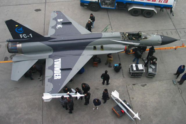 chengdu_PAC_FC-1_JF-17_first_prototype_4-e1424043314808.jpg