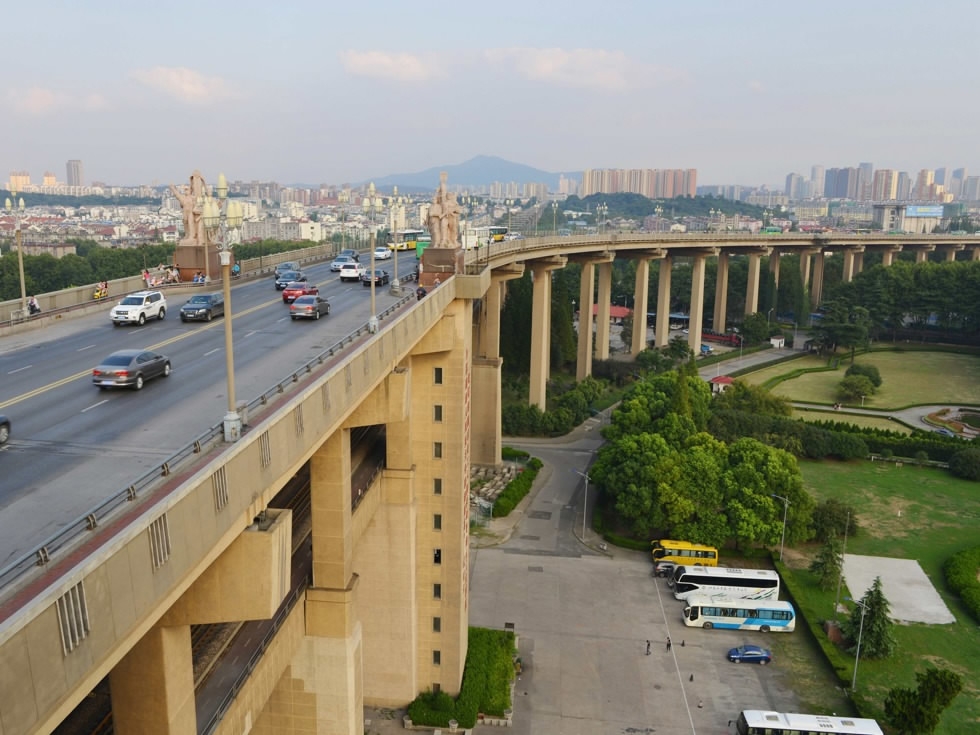 China's Amazing Bridges 04 - Bridge in Nanjing -Xinhua Photo.jpg