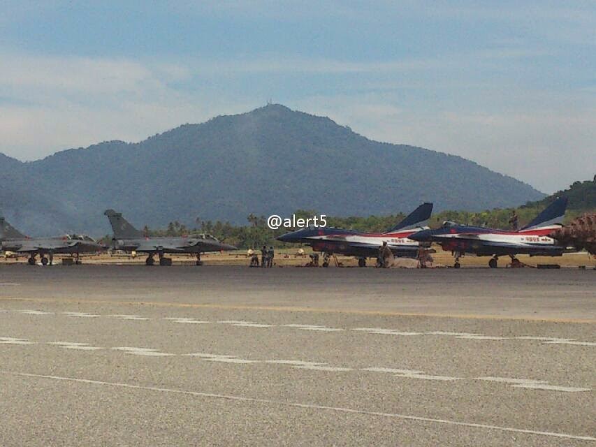 Chinese J-10 encounter with the EXPENSIVE French Rafale 2.jpg