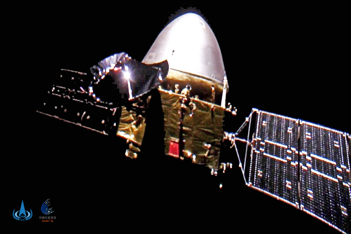 Chinese Martian probe Tianwen-1 as photographed by some measuring sensor that it released (202...jpg