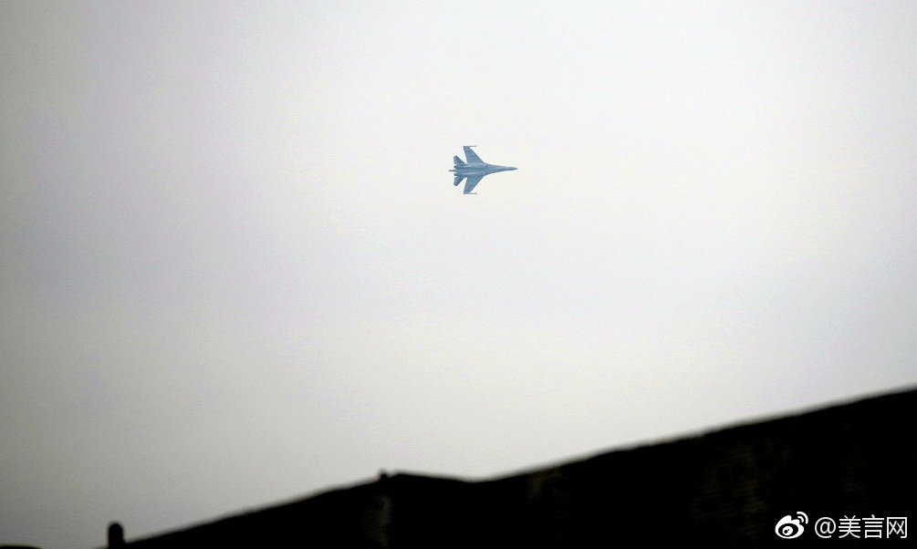 Chinese Su-35 - 20170520 close to Laiyang NTC.jpg