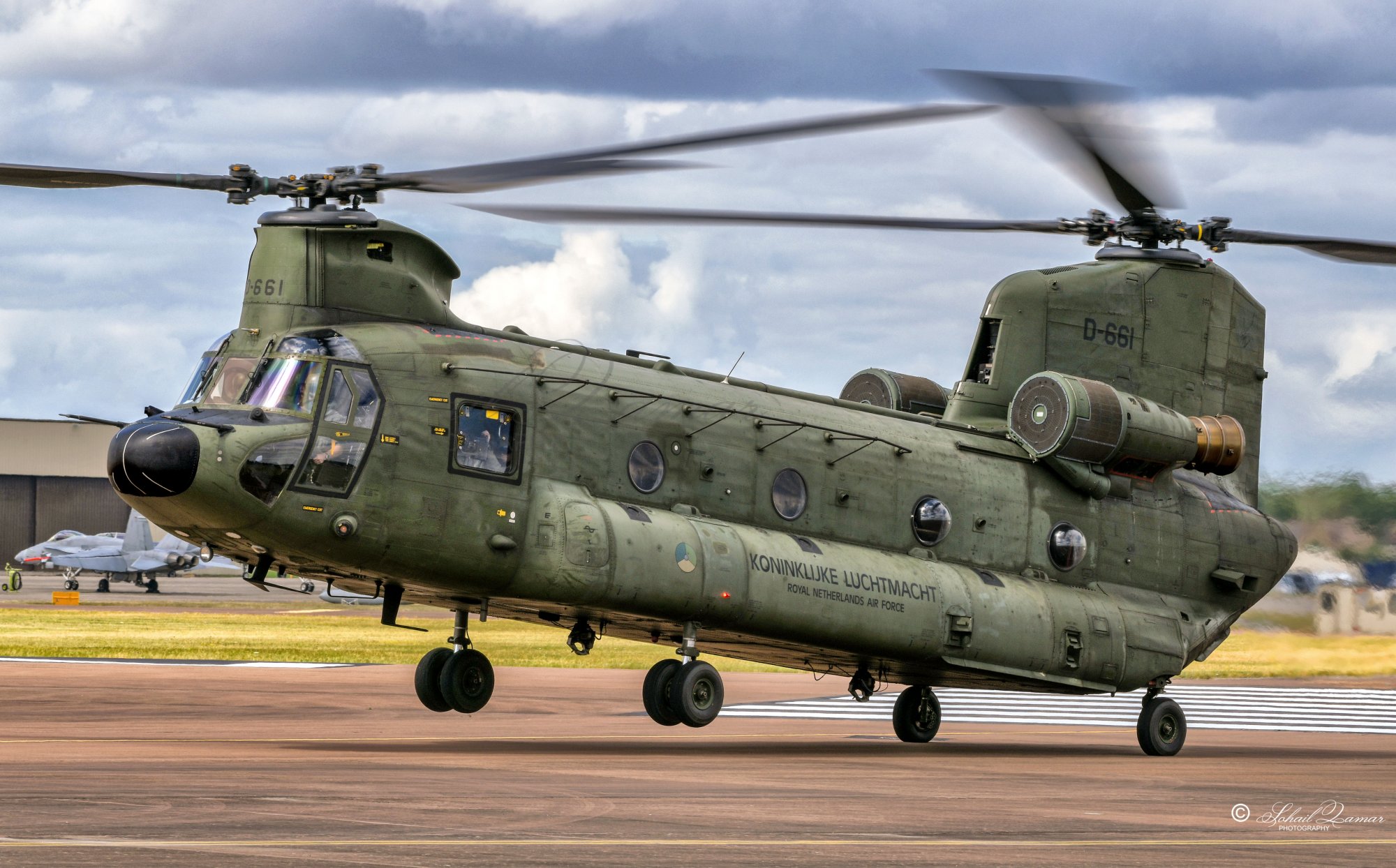 Chinook-0430WL.jpg