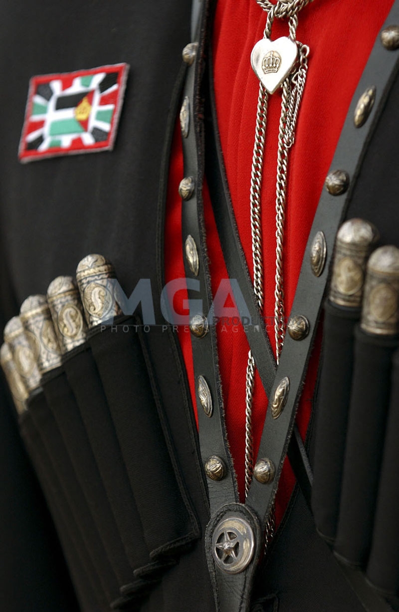 circassian-royal-guards-jordan-traditional-uniform-attire-costume-cartridge.jpg