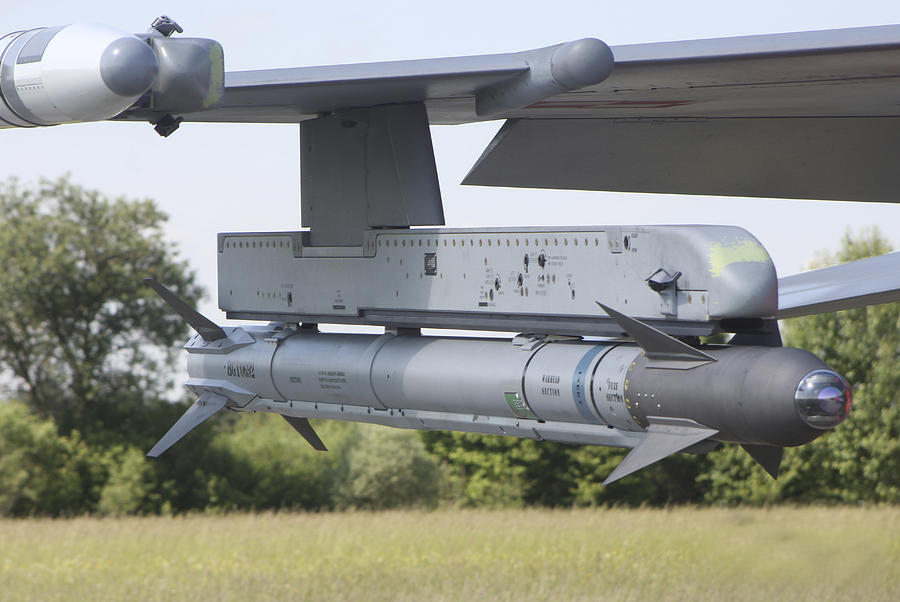 close-up-of-an-aim-9x-sidewinder-timm-ziegenthaler.jpg