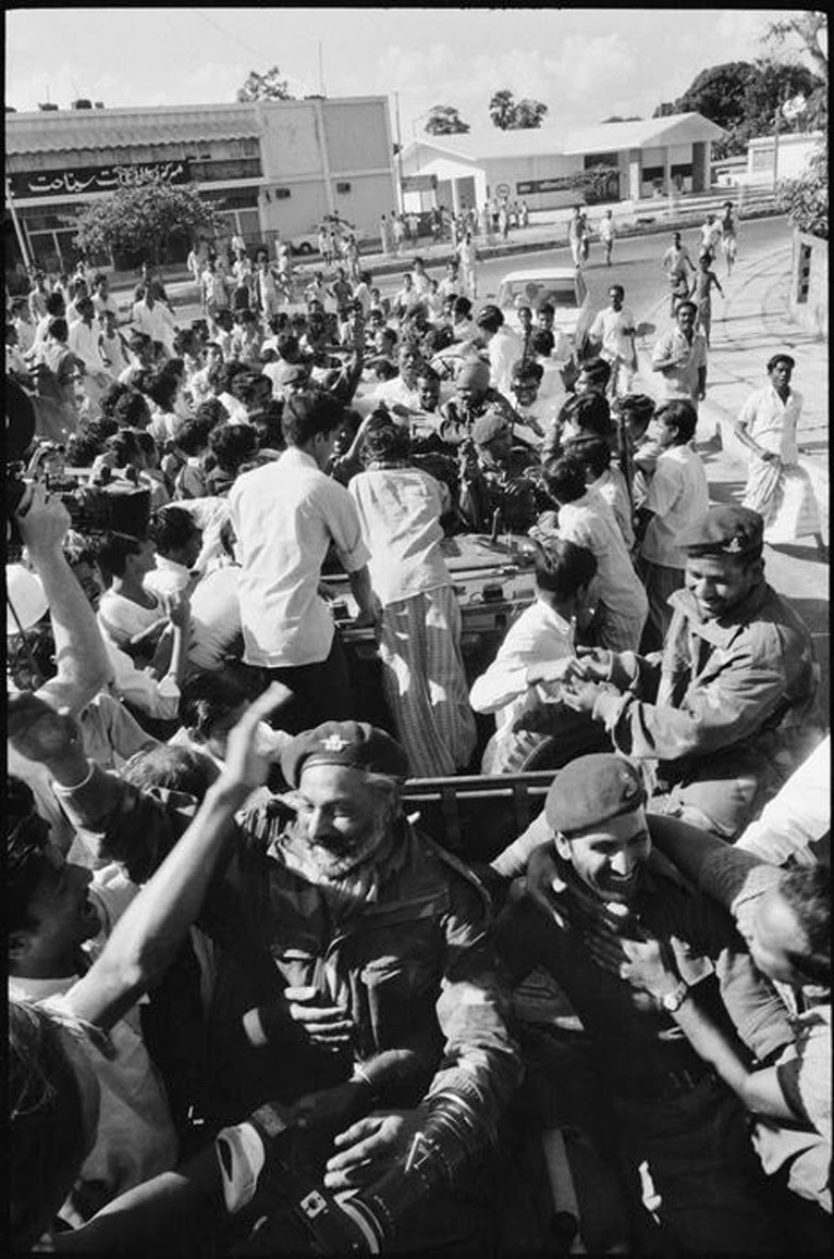 Col K S Pannu CO of 2nd Para Regiment being welcomed into Dacca.jpg