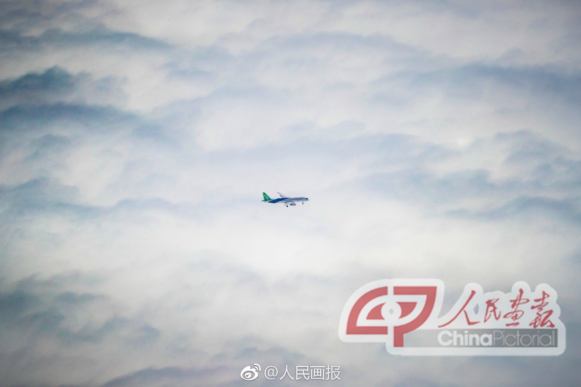 COMAC C919 - 20170505 maiden flight - 13.jpg