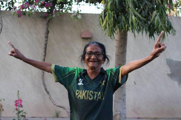 Cricket-Pakistani-Cricket-Fan-5186.jpg