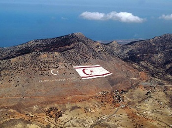 Cyprus-News-Turkish-and-TRNC-flags-Besparmak.jpg