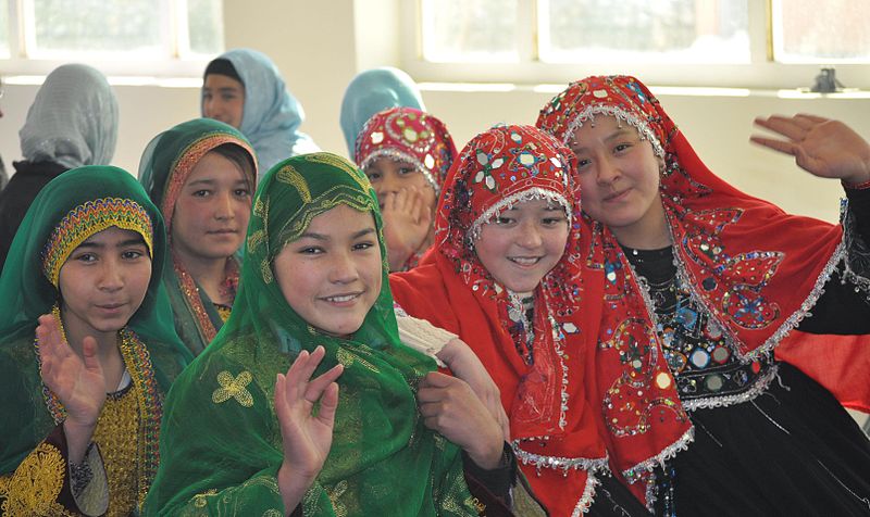 DC-Pakistan-Hazara-Girls-Many-w-Colorful-Headcover.jpg
