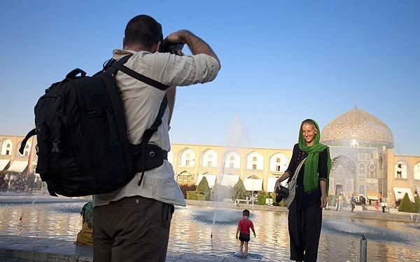 European-tourists-in-Isfahan_i7cxARp.jpg