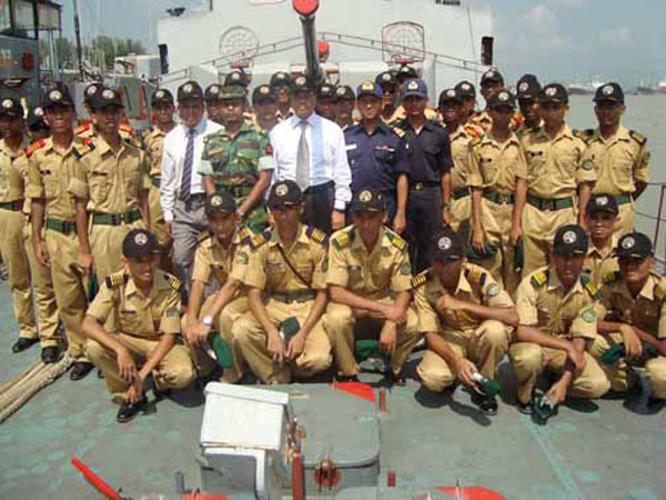 excursion-bn-bns-naval-navies-turret-turrets-dhaka-deck.jpg