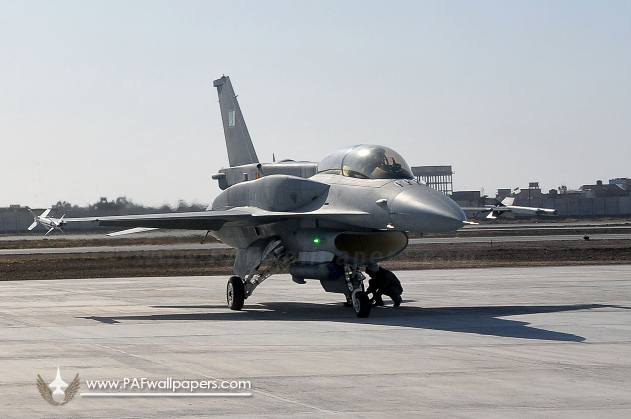 f-16_fighting_falcon_block52_pakistan_air_force_019.jpg