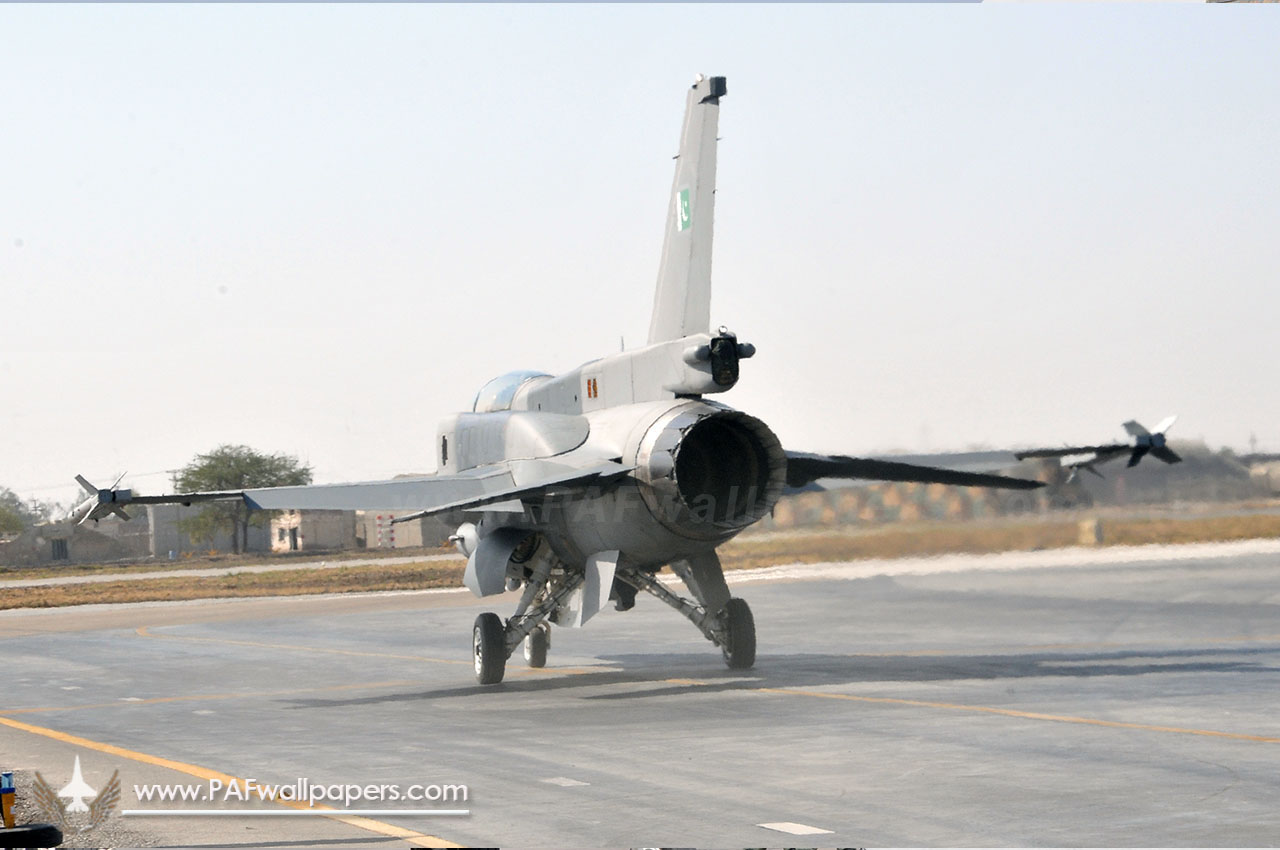 f-16_fighting_falcon_block52_pakistan_air_force_04.jpg